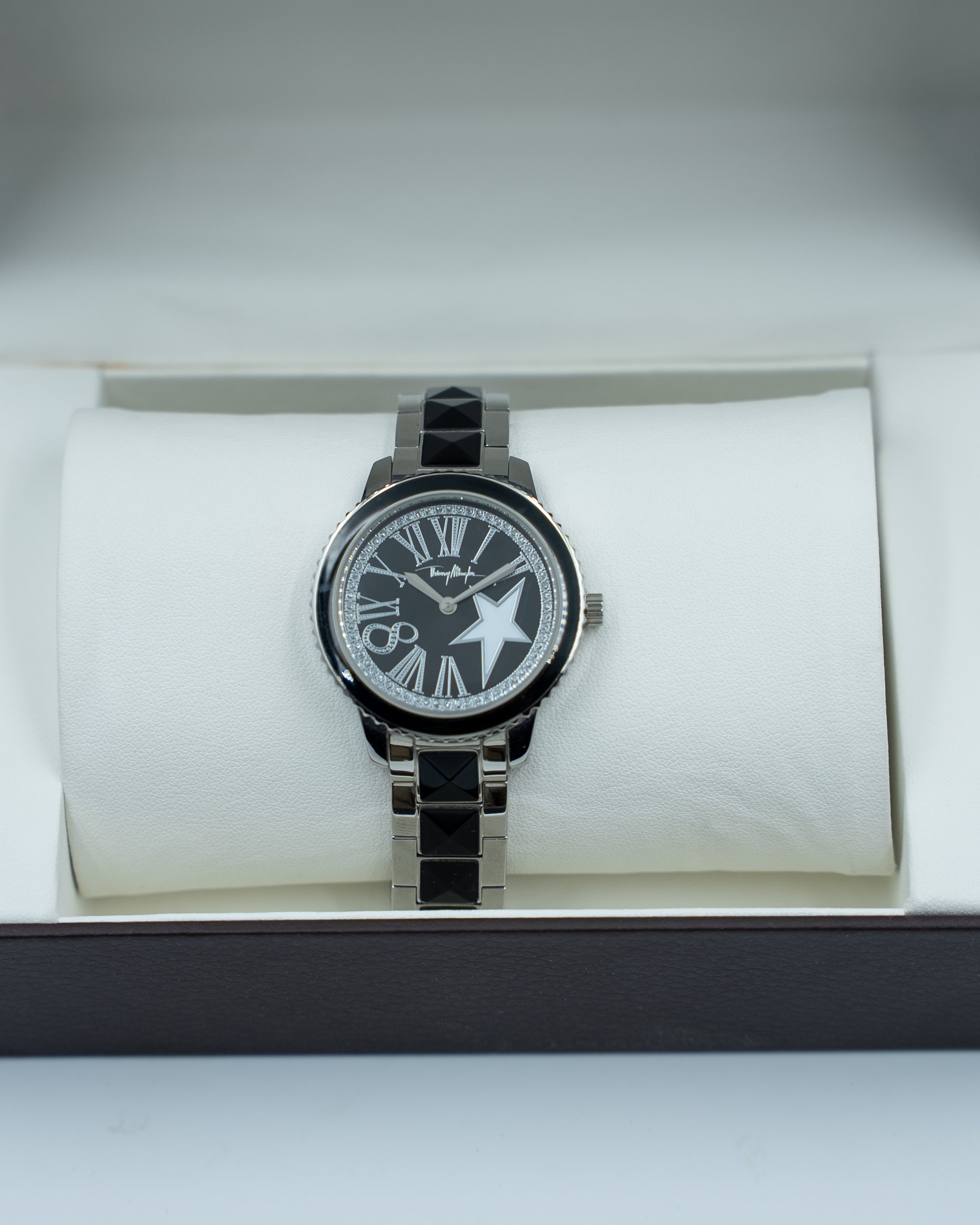 THIERRY MUGLER Women Watch Retro Collection