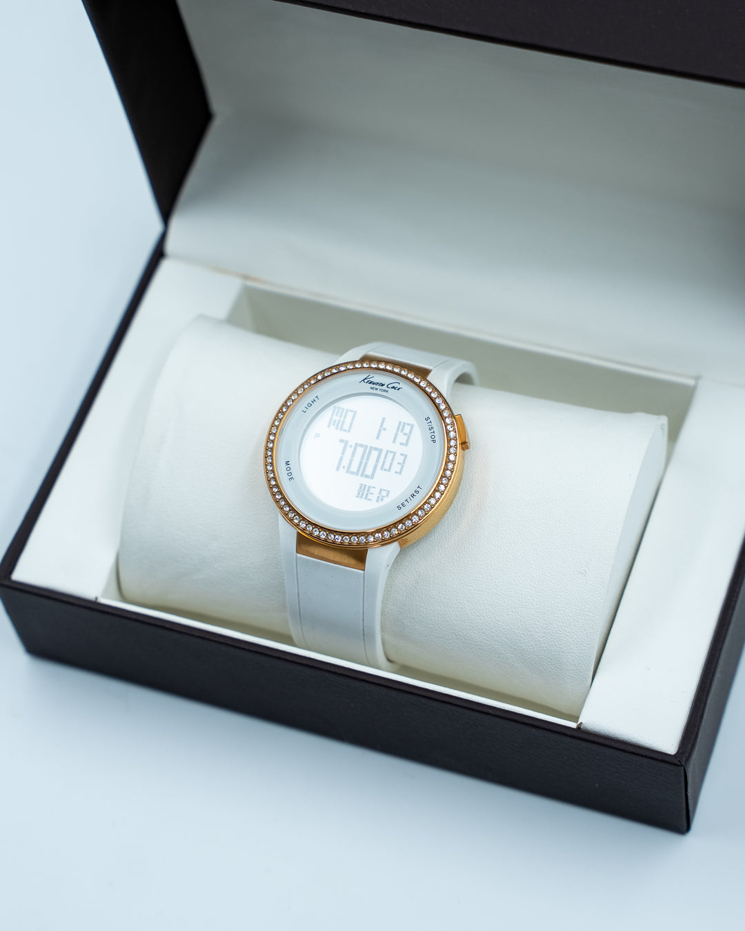 KENNETH COLE Women Watch Retro Collection