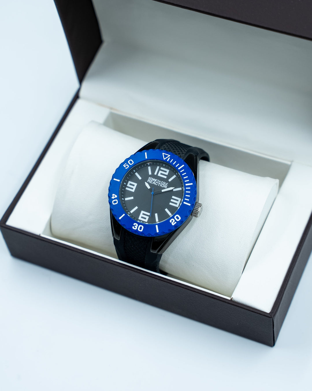 KENNETH COLE REACTION Men Watch Retro Collection