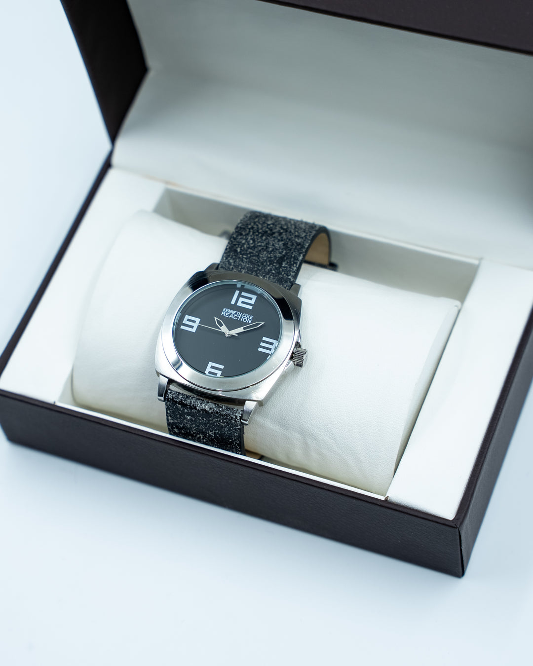 KENNETH COLE REACTION Men Watch Retro Collection