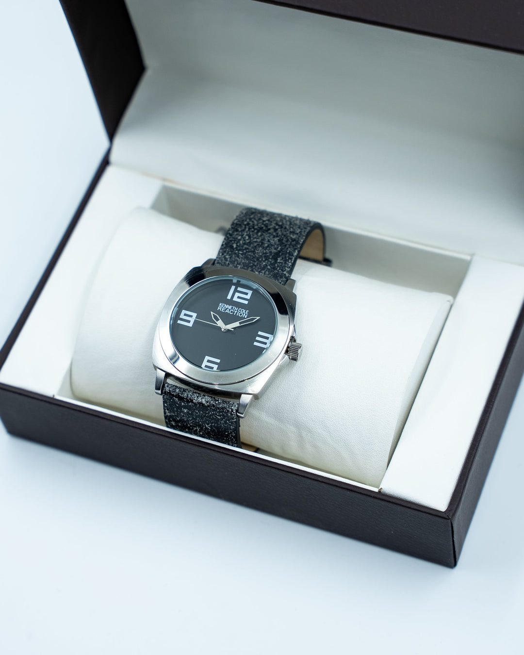 KENNETH COLE REACTION Men Watch Retro Collection